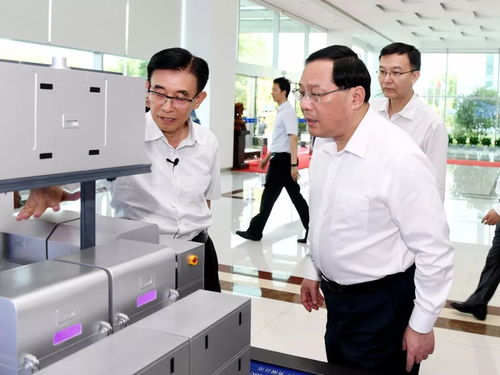 李強調研上海半導體產業，強調集中力量突破核心關鍵技術，強化技術服務支撐